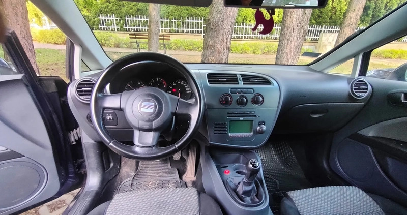 Seat Leon cena 9600 przebieg: 287000, rok produkcji 2007 z Otwock małe 154